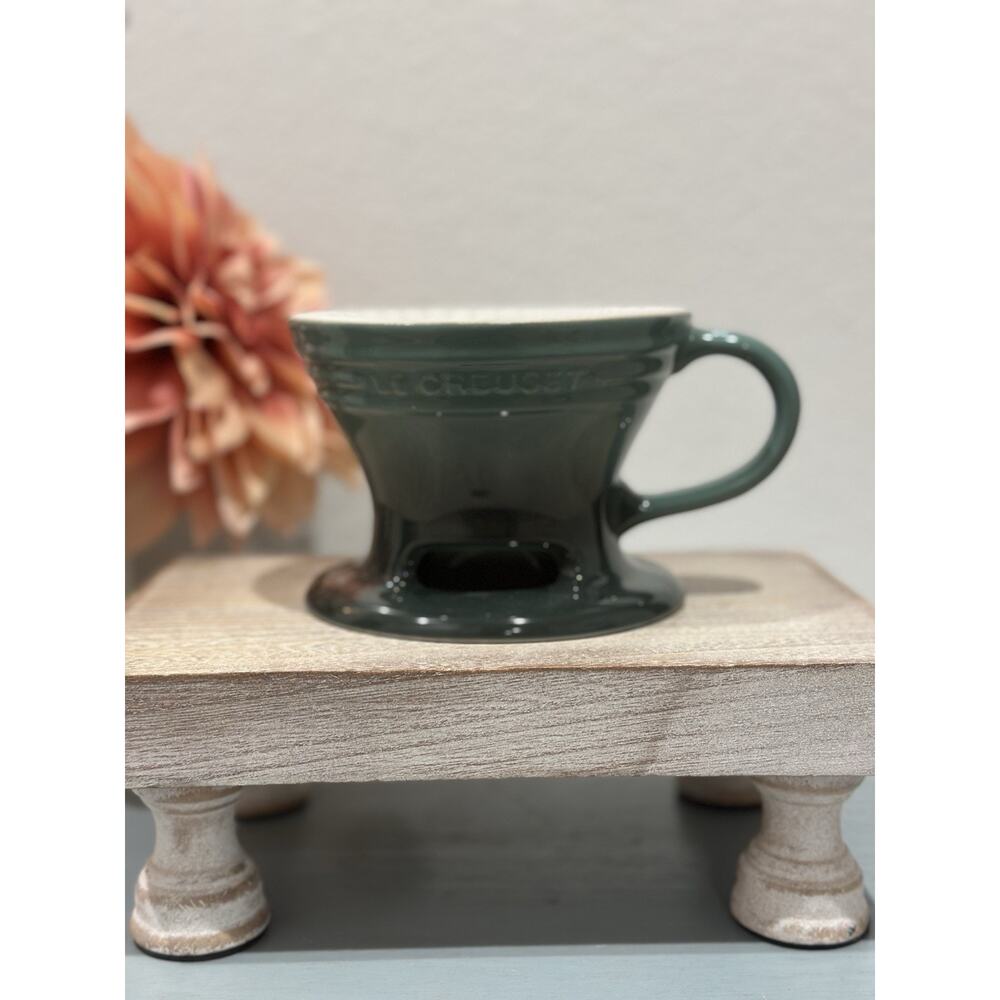 Le Creuset Pour Over Coffee Cone Stoneware Second Choix Artichoke Artichaut NEW - Picture 2 of 8